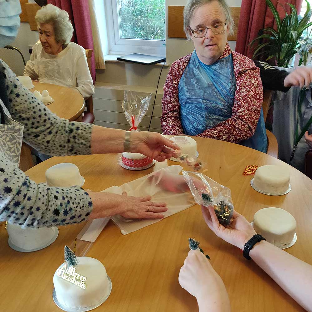 Christmas Cake Making and Decorating at Sutherlands