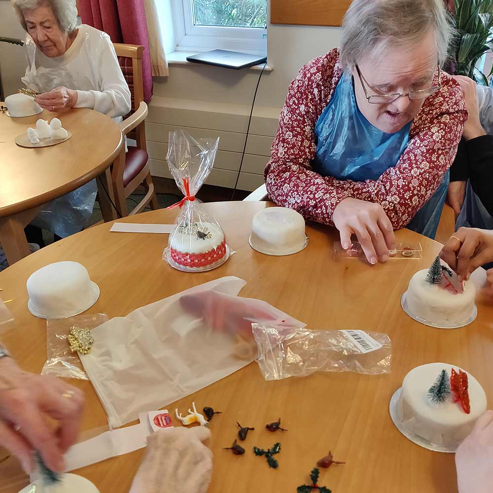 Christmas Cake Making and Decorating at Sutherlands