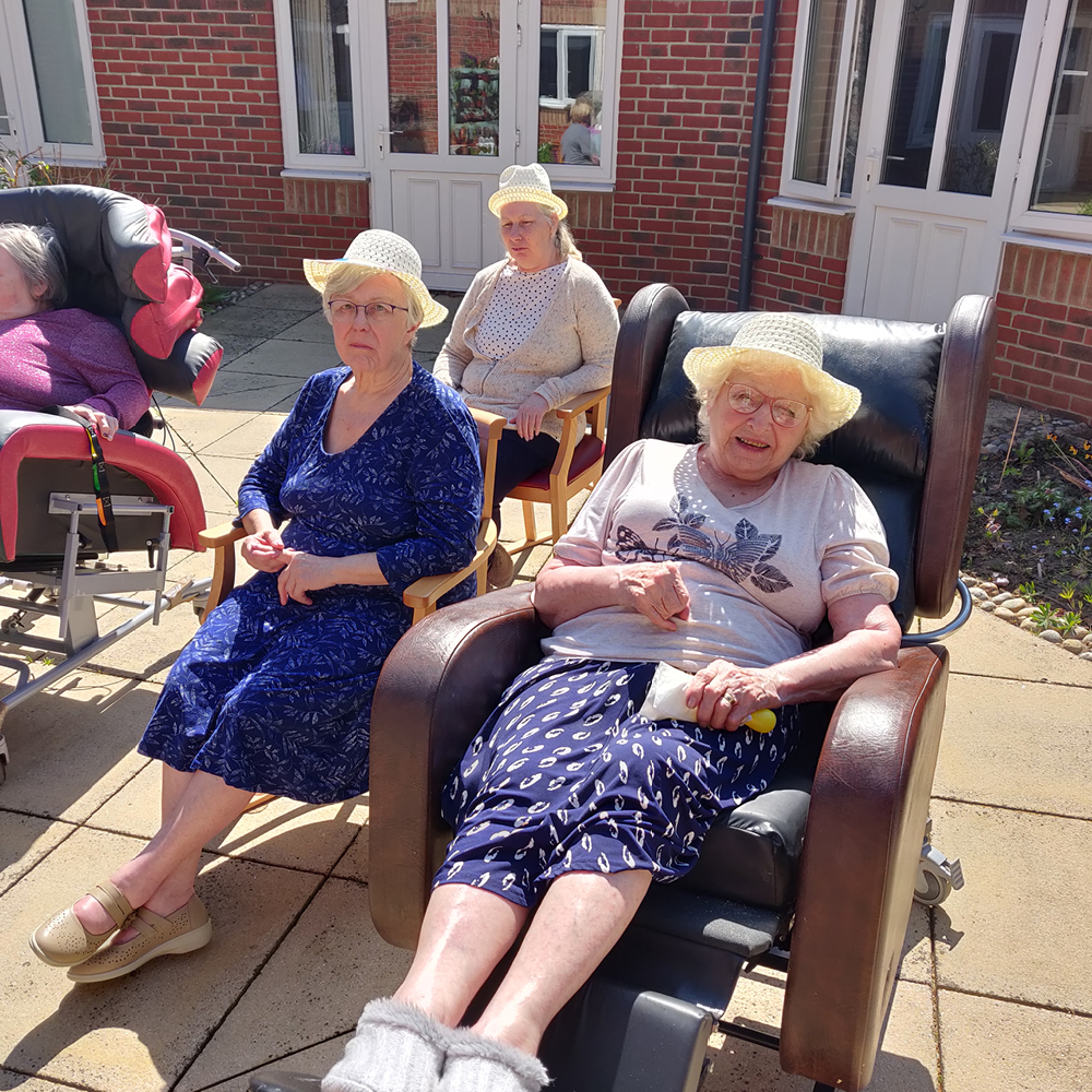 Sutherlands residents enjoying ice Lollies